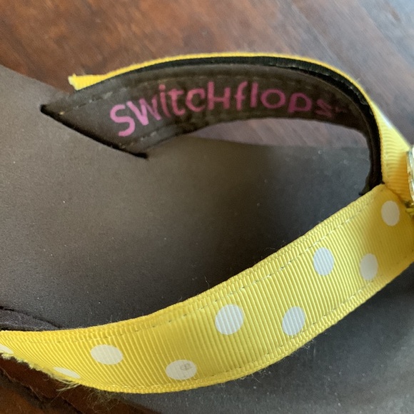 LuLu Switchflops 2 Pair - Picture 2 of 6